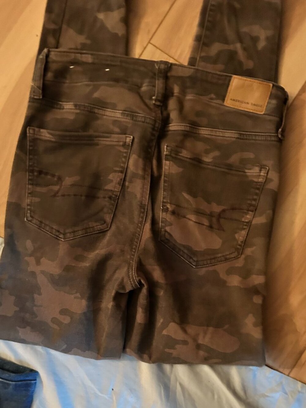 AEO size 2 womens pants jeans two camo camouflage green stretch distressed